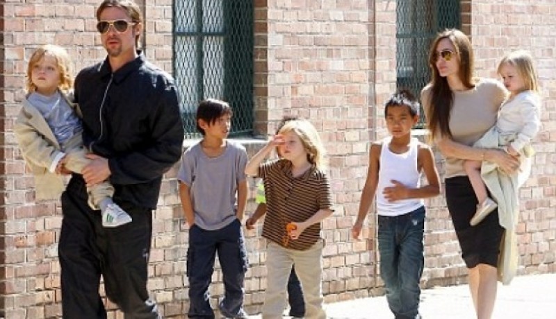 أنجلينا جولي تقرّر شراء بيت أمام براد بيت والسبب مفاجئ